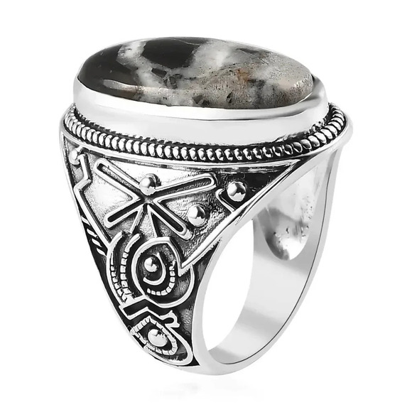 White Buffalo Solitaire Ring in 925 Sterling Silver - Picture 3 of 5